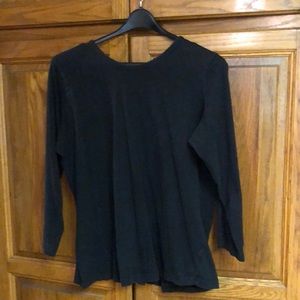 Women with in 1 X black long sleeve cotton tee